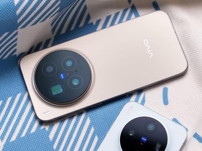 vivo X300系列銷售創紀錄 兩杯銷量超越三杯