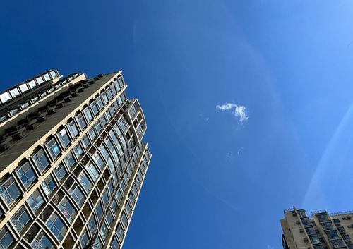 樓市這項數(shù)據(jù)一年來首次回正，樂觀背后的不樂觀——以上海房地產(chǎn)開發(fā)為例